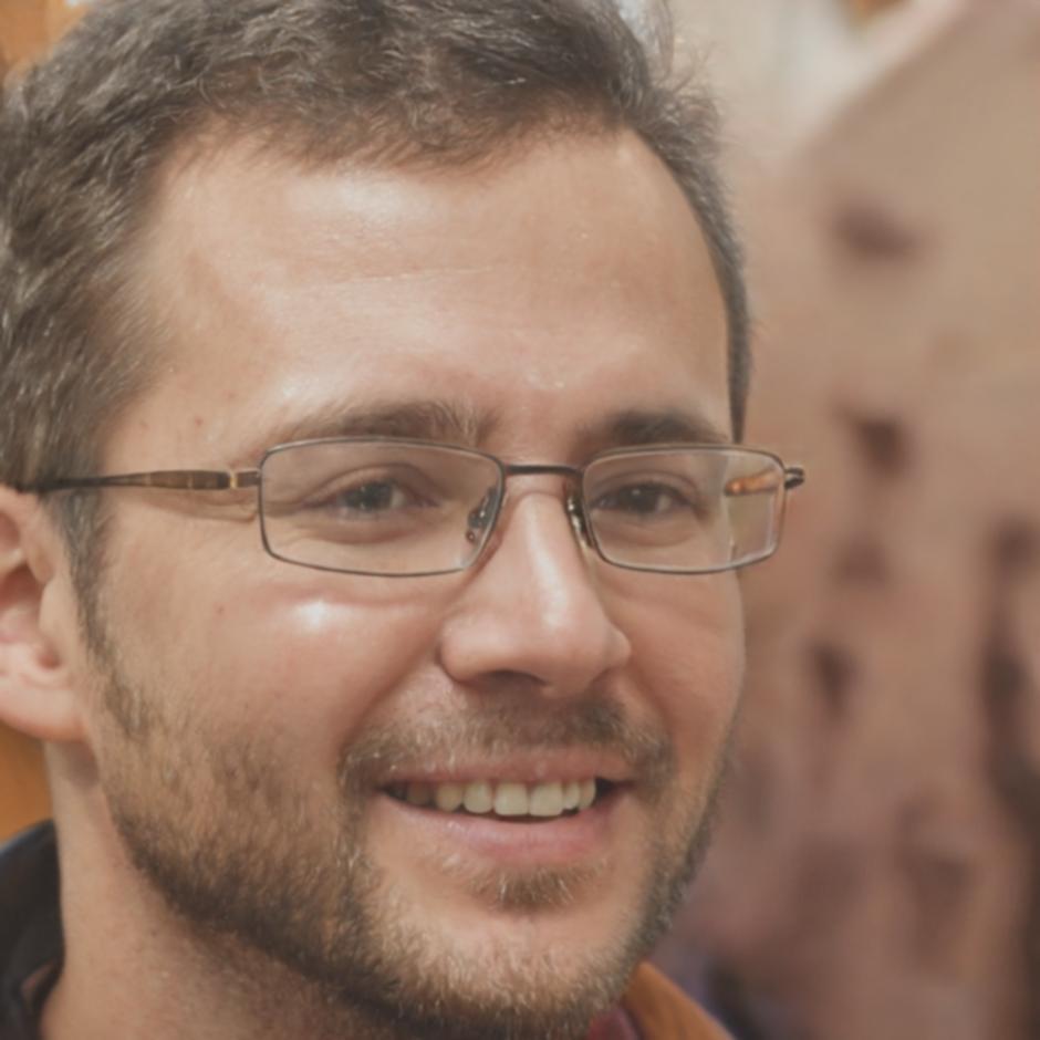 Instructor Sebastián Varela